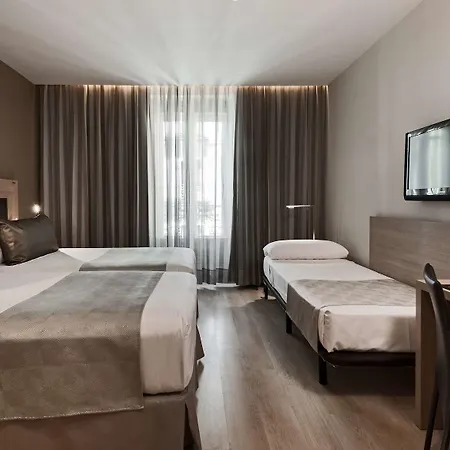 Catalonia Plaza Mayor 4*