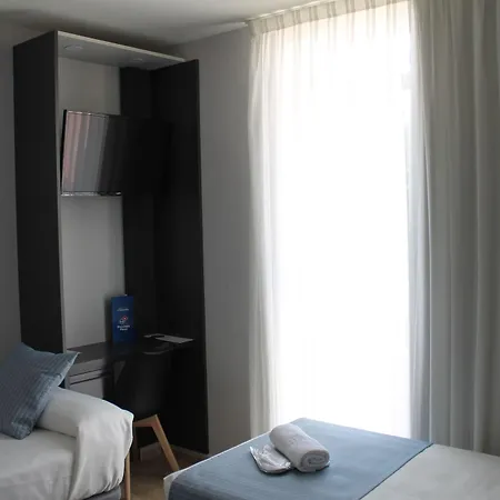 Barajas Plaza 3*