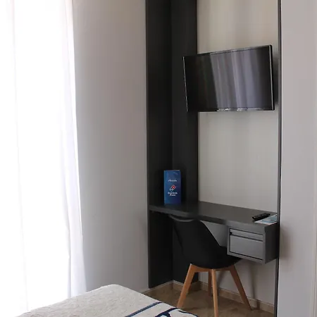 Barajas Plaza Hotel 3*