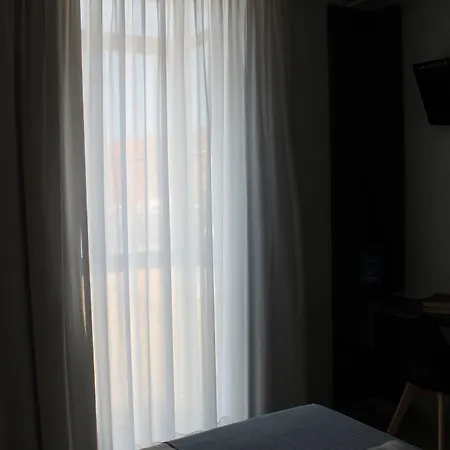 Barajas Plaza Hotel 3*