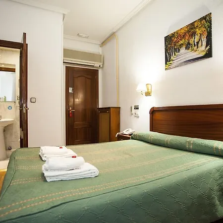 Carrera Casa de hóspedes 2*