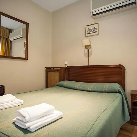 Carrera Casa de hóspedes Madri