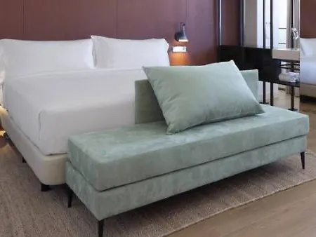 Hotel Atocha Madrid, Tapestry Collection By Hilton