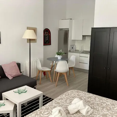Padre Claret Apartments Apartment *