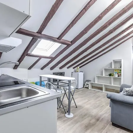 Apartment Penthouse Letras *