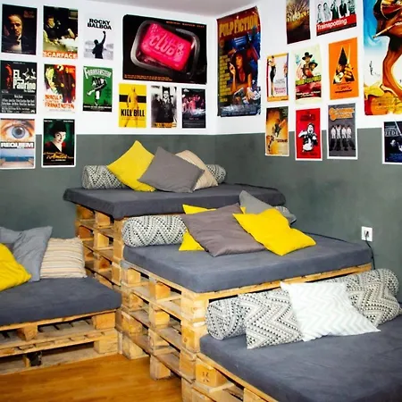 Onefam Sungate Hostel *