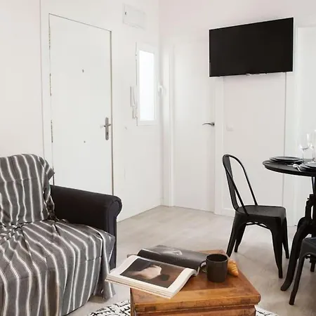 City Center Trendy & Charming Private Apartment