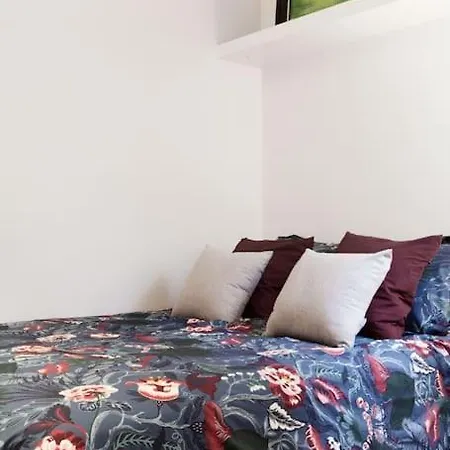 City Center Trendy & Charming Private Apartment *