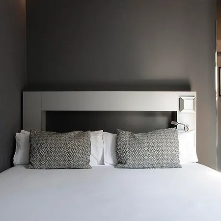 Petit Palace Plaza Espana Hotell