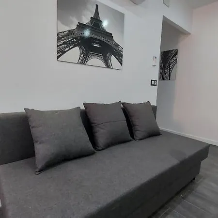 Luna House Madrid