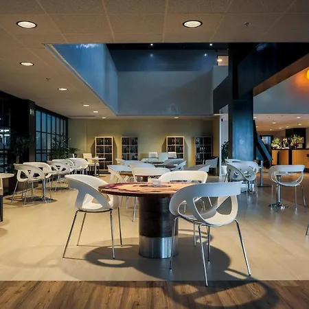 Chamartin The One Hotell 4*