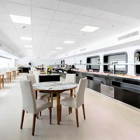 Hotel Chamartin The One