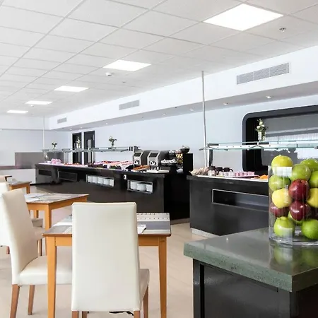 Chamartin The One Hotell 4*
