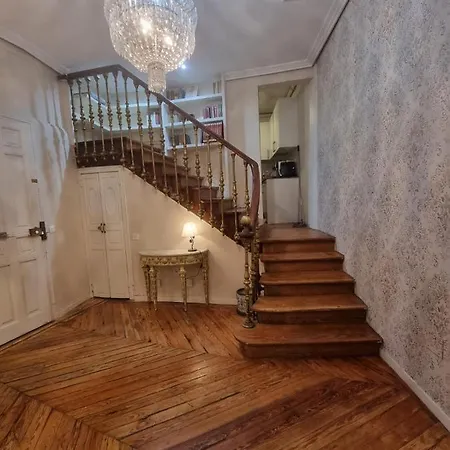 Le Petit Palue- Flora Guest house Madrid