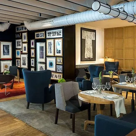 Hotel H10 Puerta De Alcalá Madri
