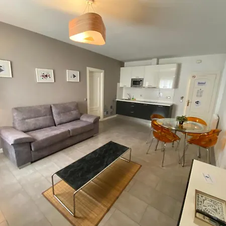 Six Plaza Mayor 4*