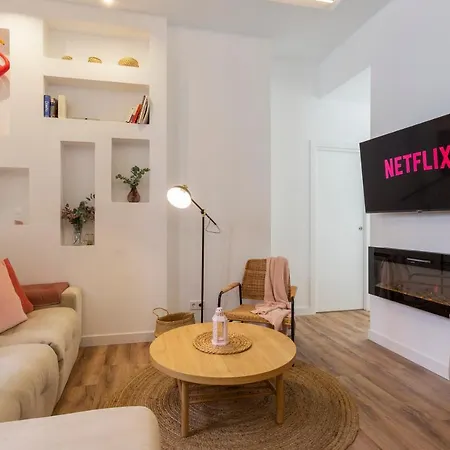 Casa De Papel, Apartment *