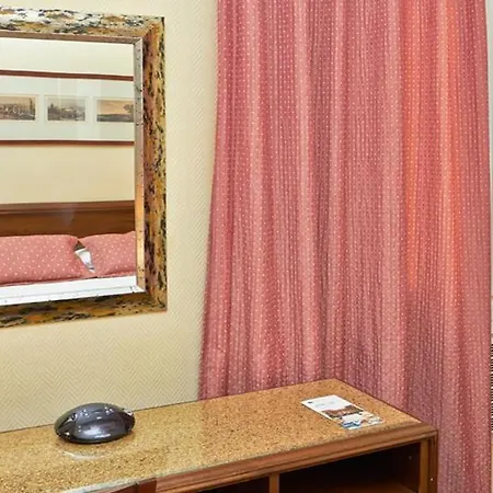 Hotel Carlos V 3*