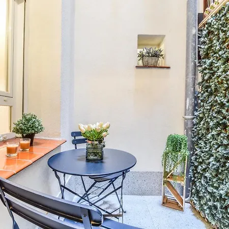 Apartamento Plaza De Lavapies Con Patio * Madrid