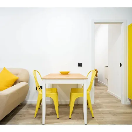 Amarillo En Atocha Apartment Madrid