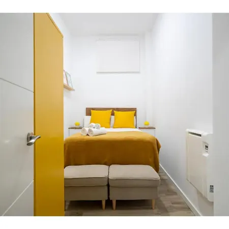 Amarillo En Atocha * Madrid