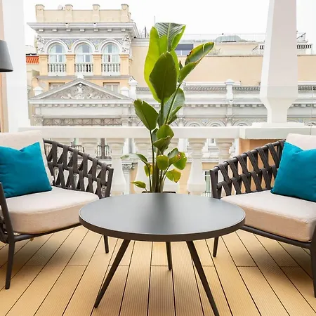 Smartrental Collection Gran Via Capital Aparthotel 4*