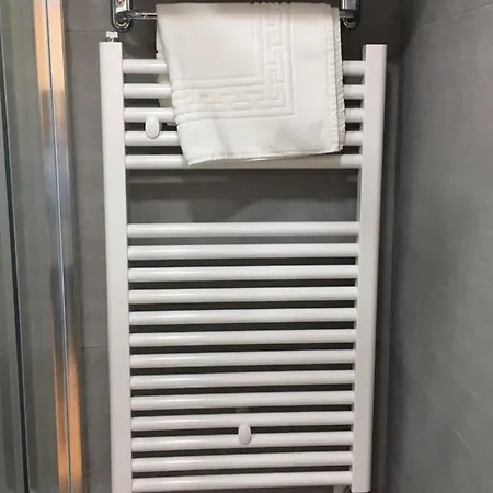 格兰大道街角酒店