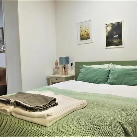Precioso Piso Para Parejas En Calle Calvario - Lavapiés * Madrid