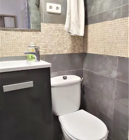 Apartamento Precioso Piso Para Parejas En Calle Calvario - Lavapiés