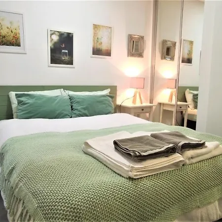 Precioso Piso Para Parejas En Calle Calvario - Lavapiés * Madrid