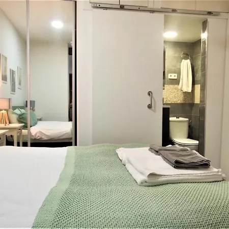 Apartamento Precioso Piso Para Parejas En Calle Calvario - Lavapiés Madrid