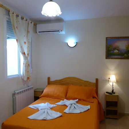 Huespedes Toledo Guest house