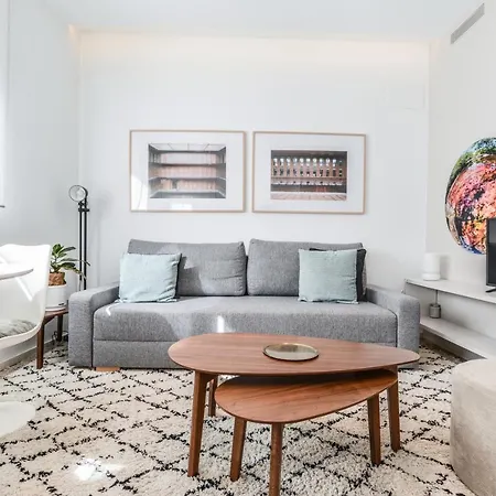 Apartamento En Calle Pez * Madrid