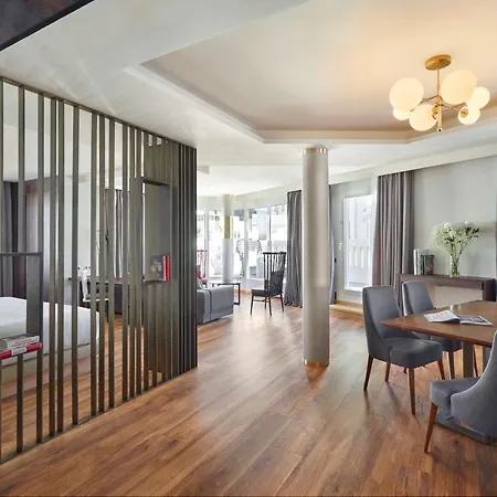 Hyatt Centric Gran Via 5*