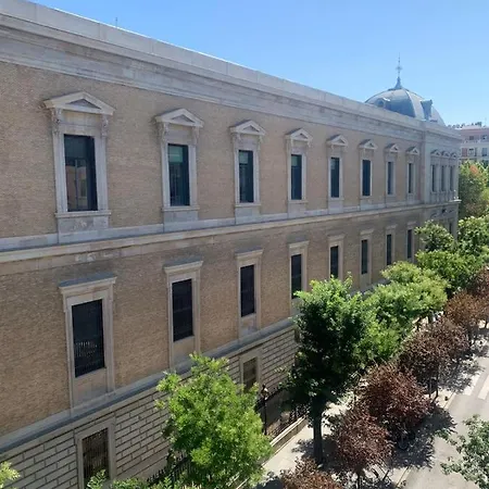 Luxury Retiro Park & Prado Museum Apartment Madrid