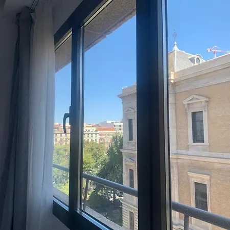 Luxury Retiro Park & Prado Museum Apartment *