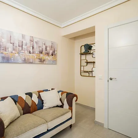 Cuidadosamente Decorado Junto Al Metro Apartment Madrid