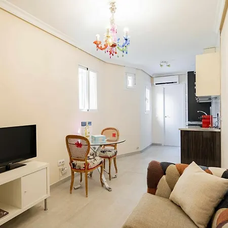 Cuidadosamente Decorado Junto Al Metro Apartment *
