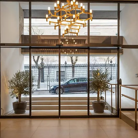 Luxury Retiro Park & Prado Museum Apartment
