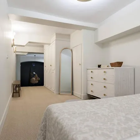 Recoletos Exclusive Private Loft - Eleven Host Apartment