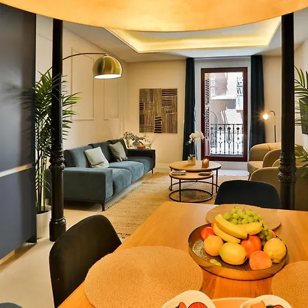 Gran Via. Salud. Puerta Del Sol. Callao. Appartement Madrid