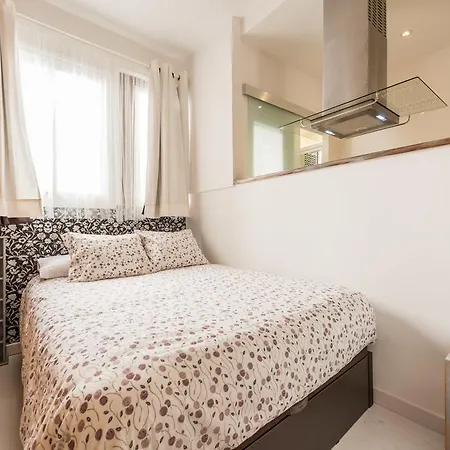 Chic Chueca Calle Regueros Apartamento *