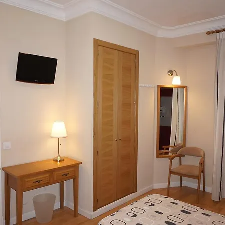 Santillan Ii Guest house *