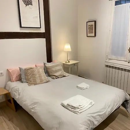 Opera-suites Luxury La Boheme, In The Very Center Of Madrid. Daire