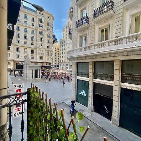 Charming Gran Via Apartment *