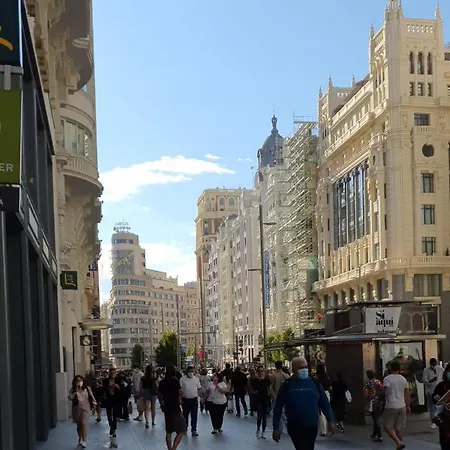 Gran Via. Salud. Puerta Del Sol. Callao. * Madrid
