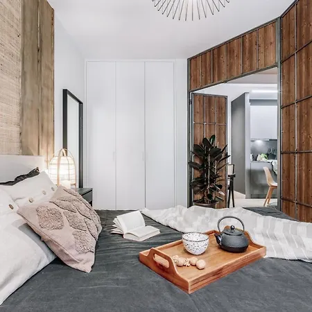 Makere- 1 Bedroom In Almagro Madrid