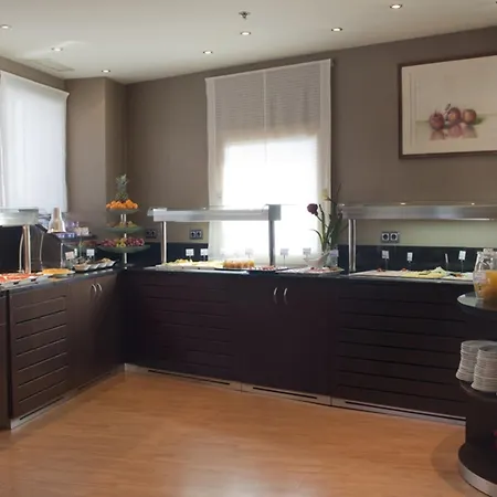 Crisol Via Castellana 4* Madryt