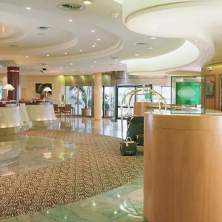 Pullman Airport & Feria 4*