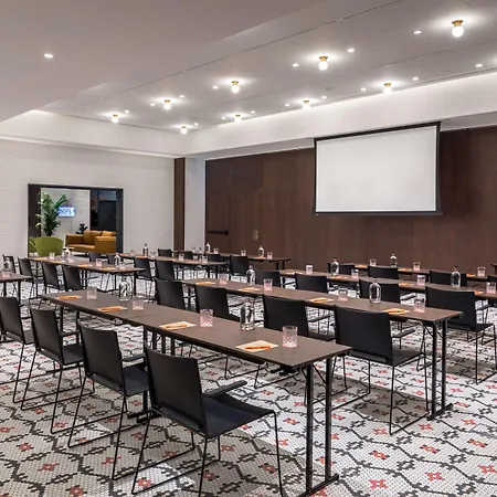 Hotel Canopy By Hilton Castellana